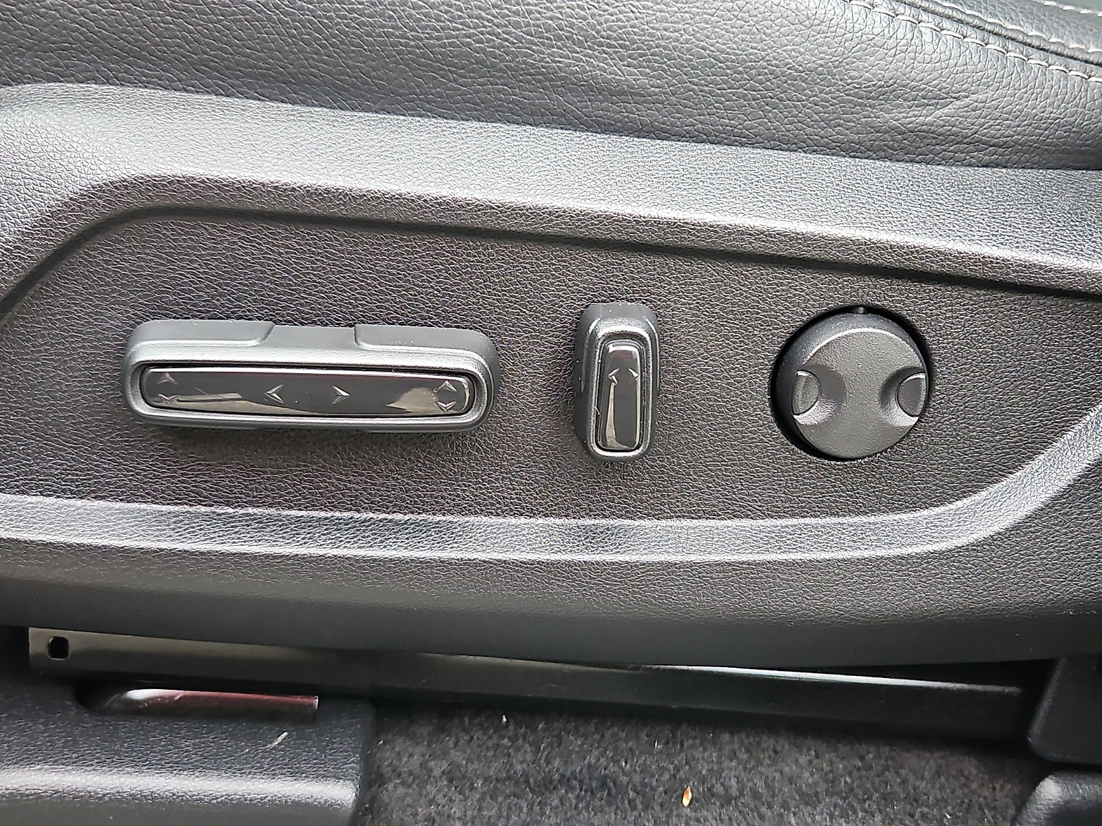 Used 2023 Honda Pilot EX-L image 30