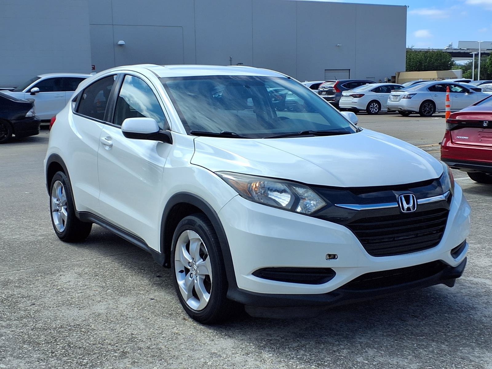 Used 2016 Honda HR-V LX image 2
