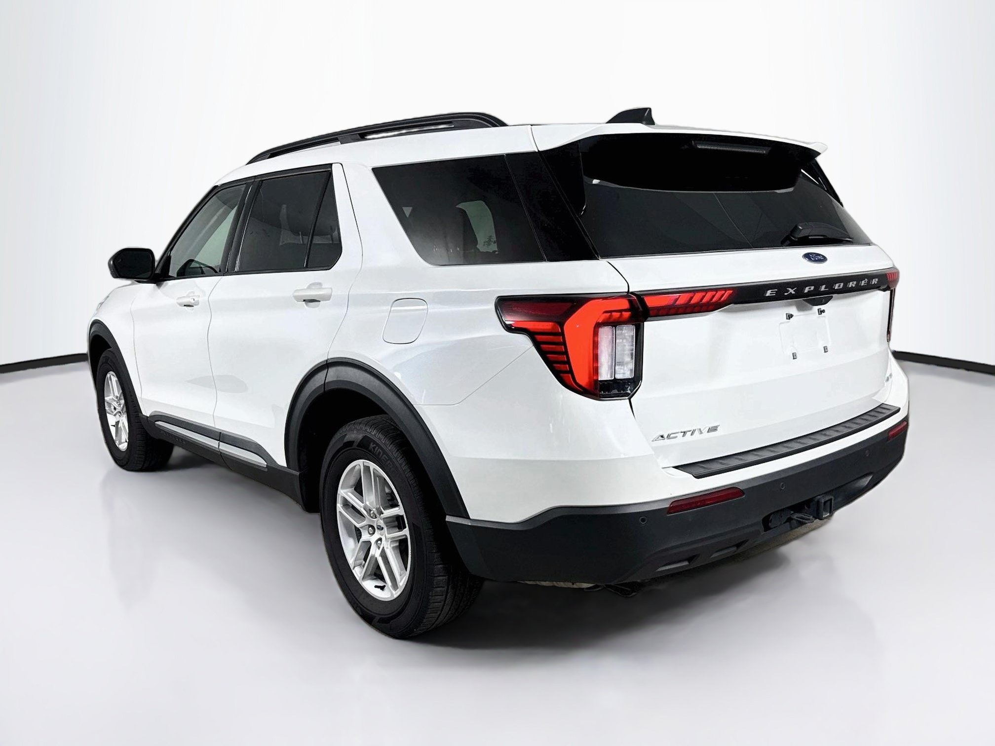 Used 2025 Ford Explorer Active AWD/4WD image 30