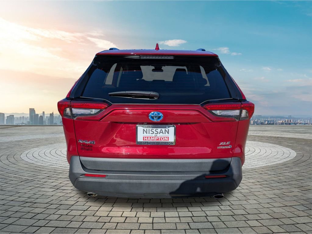 Used 2022 Toyota RAV4 XLE w/ Convenience Package image 6