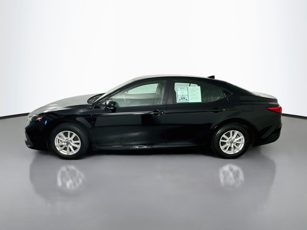 Used 2025 Toyota Camry LE FWD image 4
