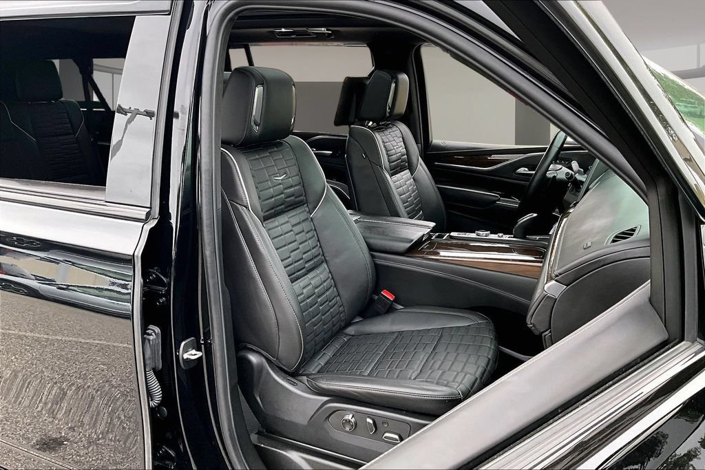 Used 2024 Cadillac Escalade ESV Sport Platinum w/ LPO, Floor Liner Package AWD/4WD image 7
