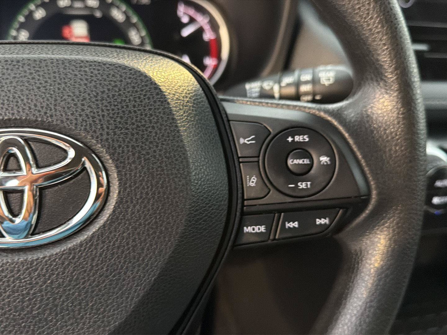 Certified 2023 Toyota RAV4 XLE FWD image 22