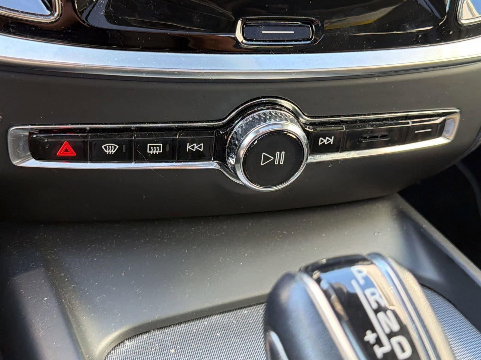 Used 2019 Volvo S60 T5 R-Design image 18