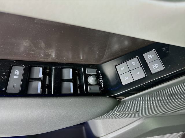 Used 2026 Land Rover Range Rover Velar Dynamic SE image 20