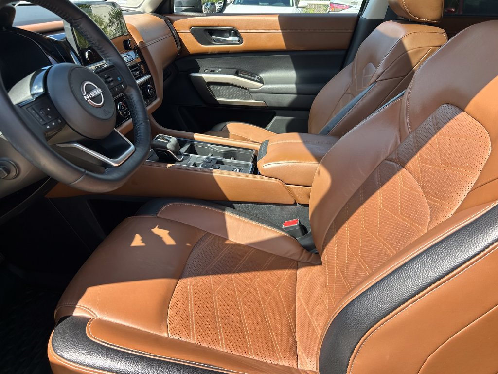 Used 2022 Nissan Pathfinder Platinum w/ Cargo Package FWD image 11