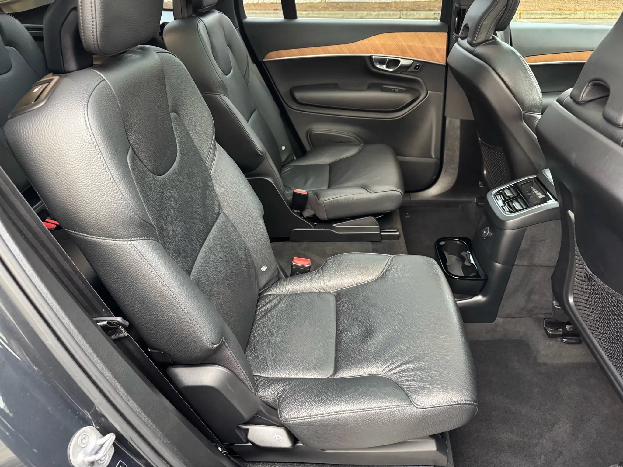 Used 2022 Volvo XC90 T8 Inscription Expression w/ Advanced Package AWD/4WD image 26