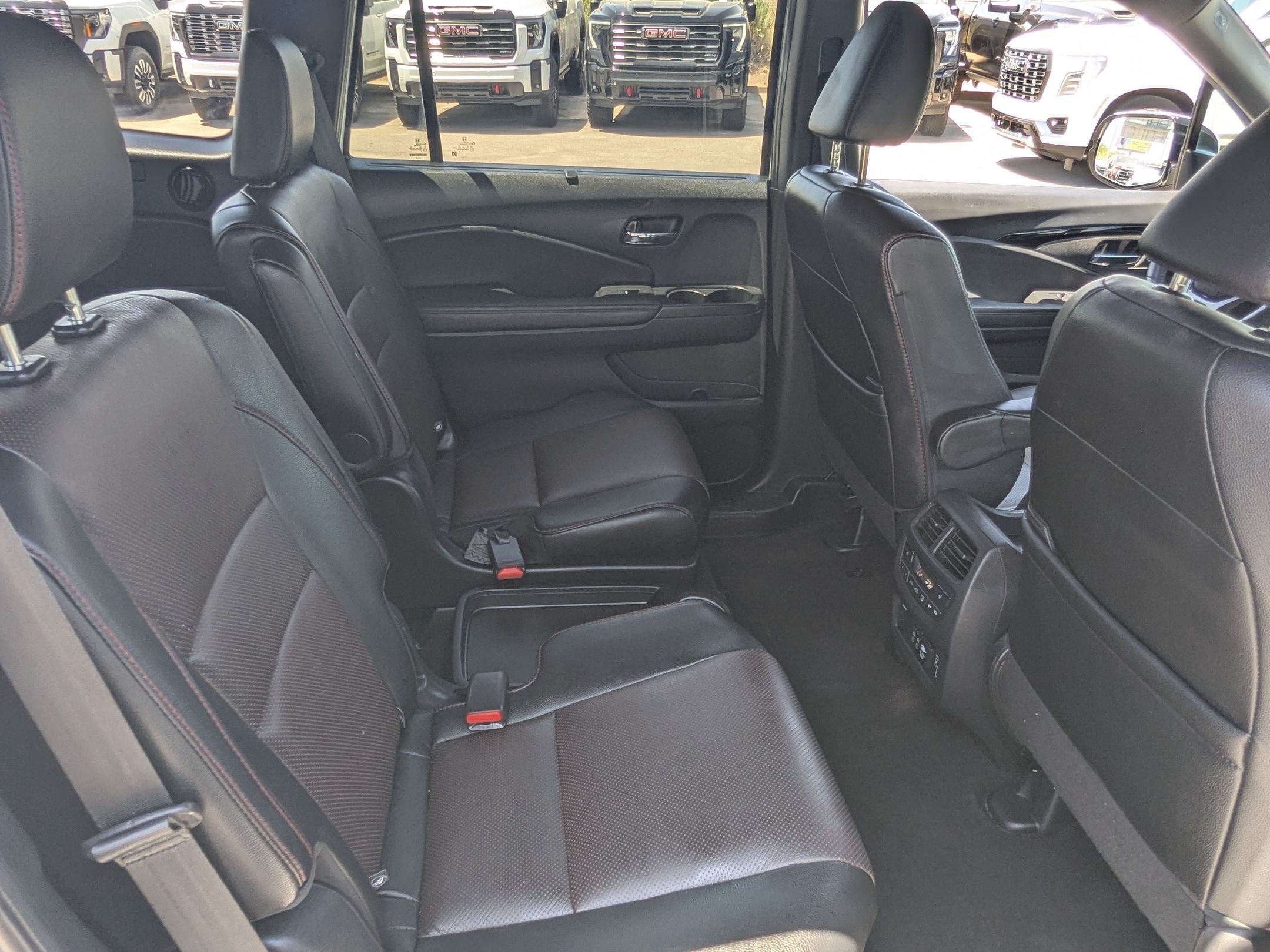 Used 2022 Honda Pilot Black Edition image 30