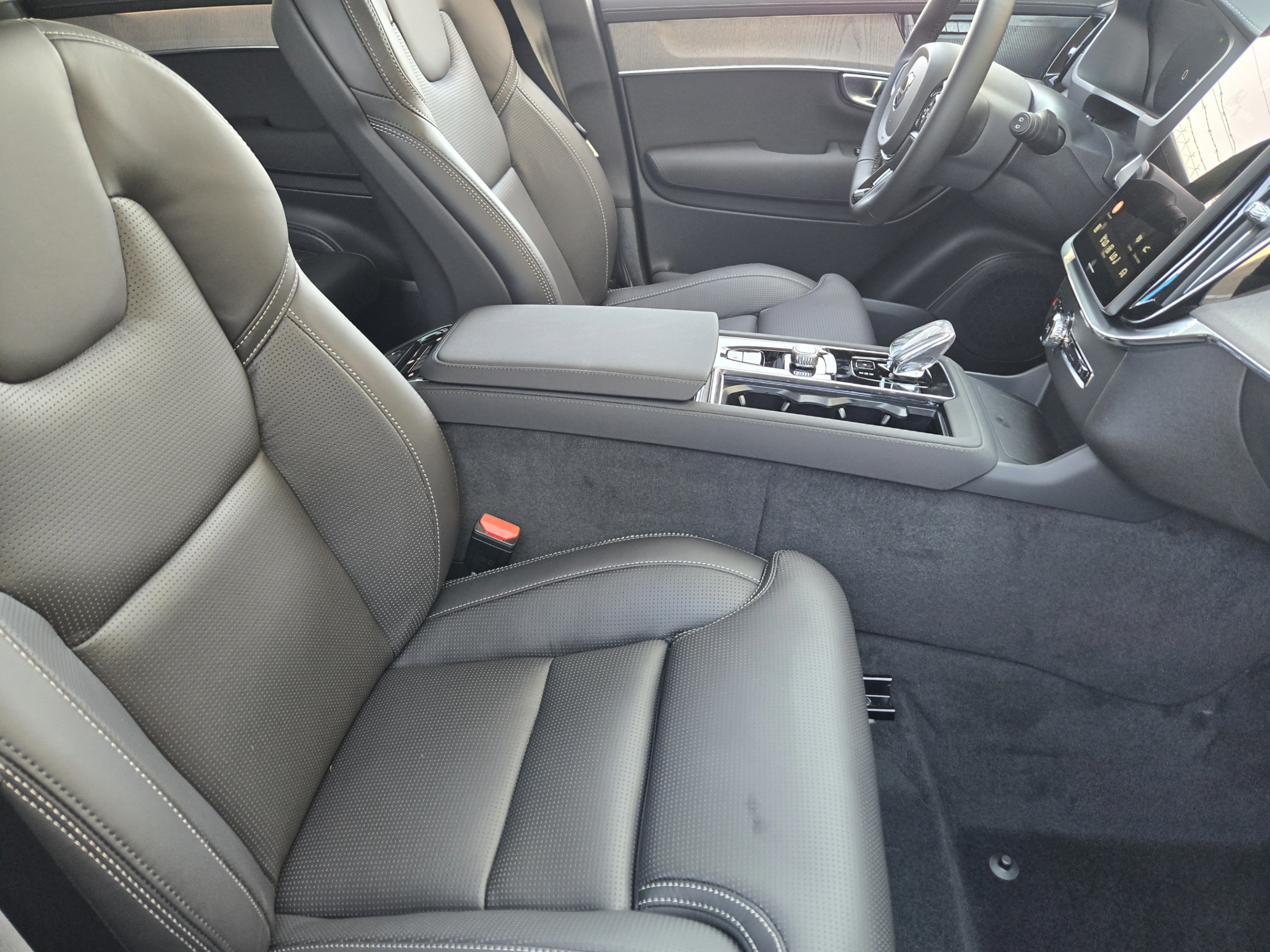 New 2027 Volvo XC90 B6 Ultra AWD/4WD image 11