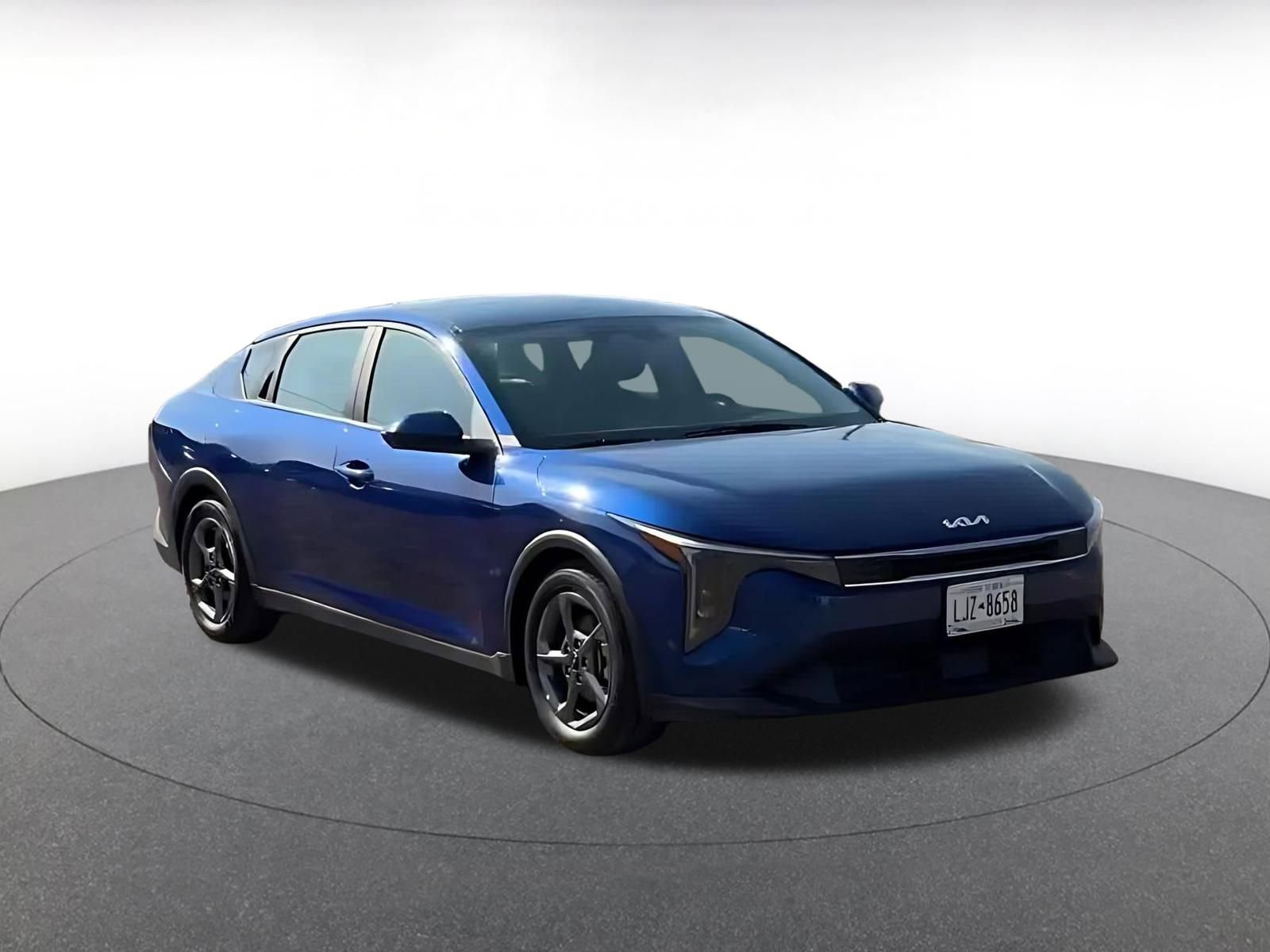 Used 2025 Kia K4 LXS image 3