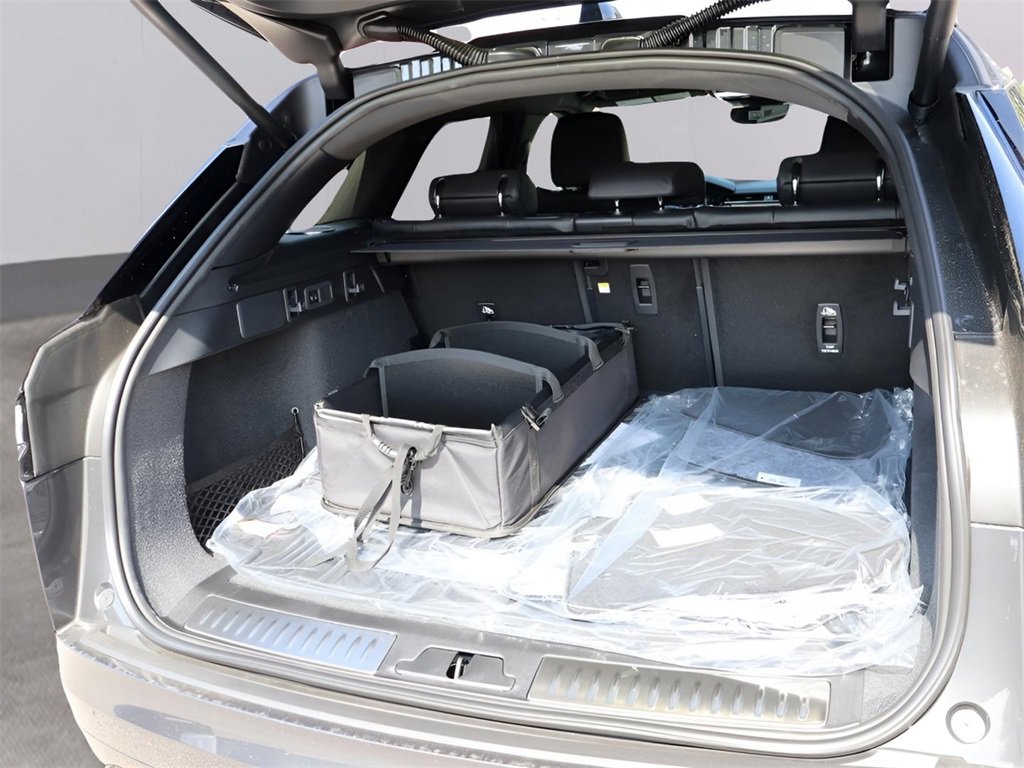 New 2026 Land Rover Range Rover Velar Dynamic SE image 16