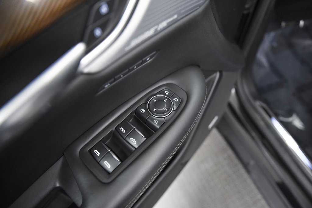 Certified 2023 Cadillac XT5 Sportv w/ Platinum Package image 10