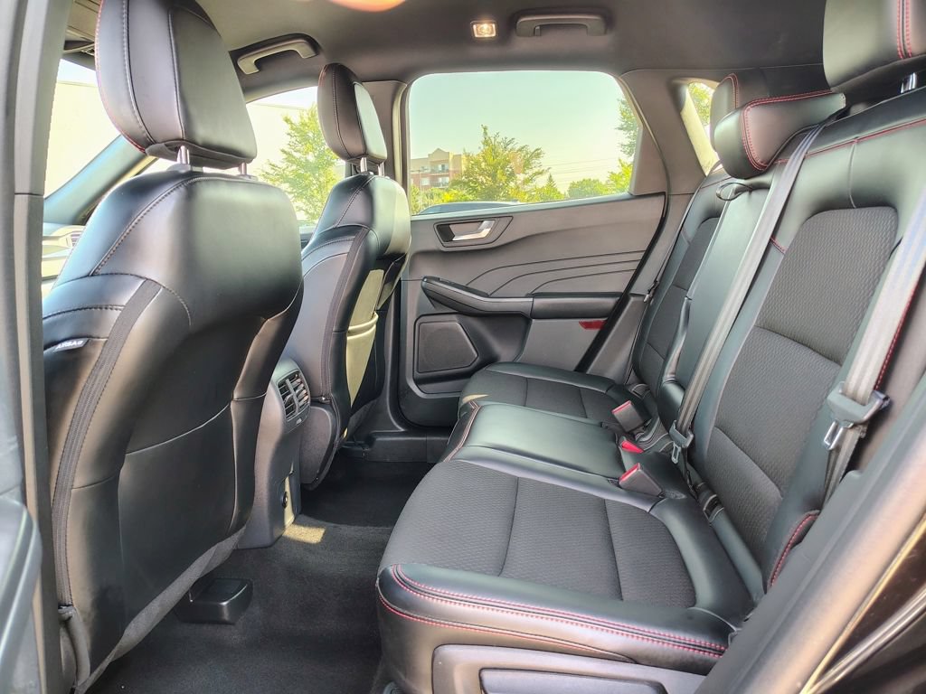 Used 2025 Ford Escape ST-Line Select AWD/4WD image 34