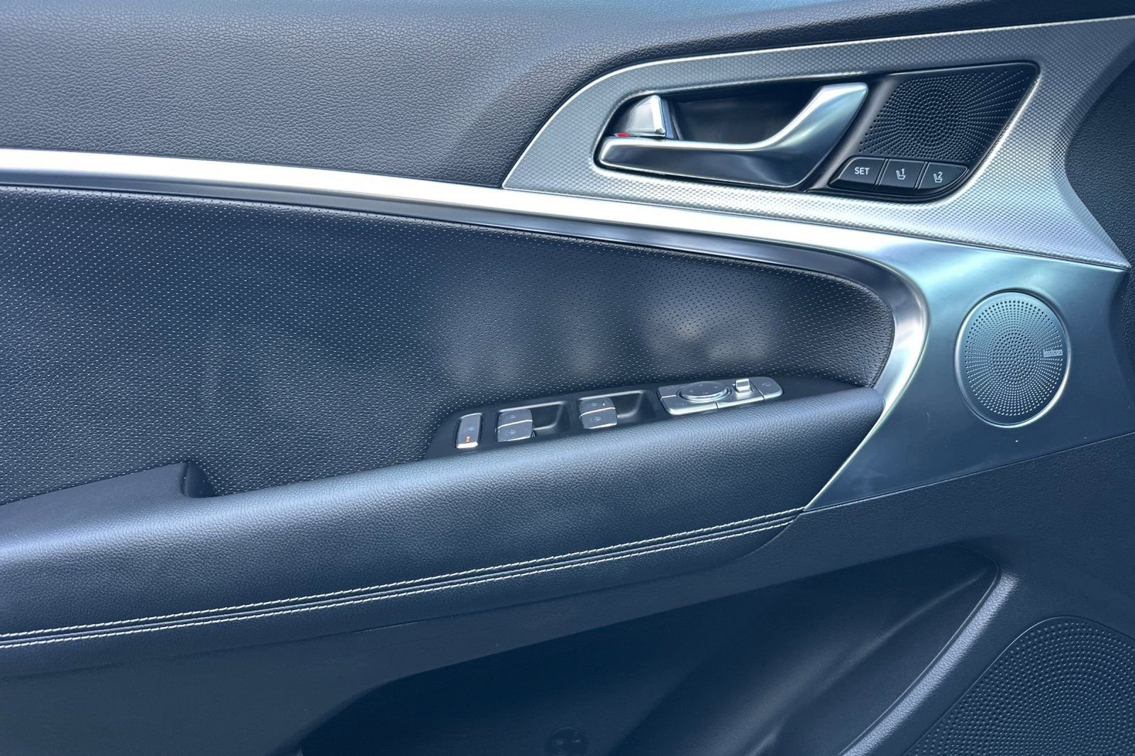 Used 2026 Genesis G70 2.5T Prestige image 14