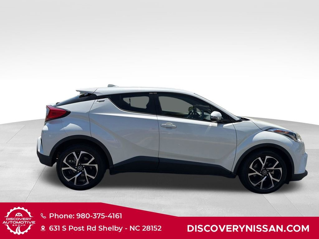 Used 2019 Toyota C-HR XLE FWD image 5