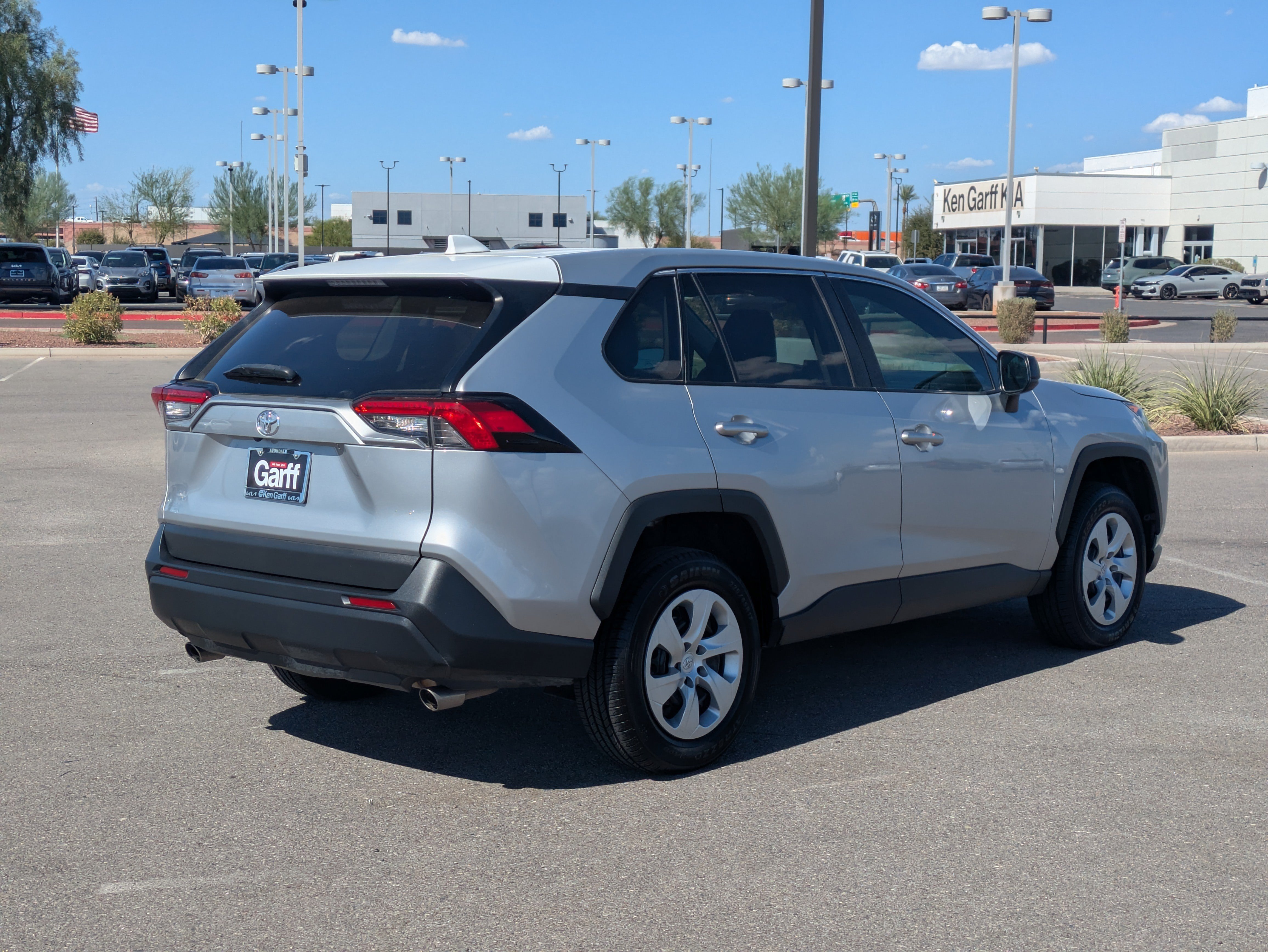 Used 2022 Toyota RAV4 LE w/ Carpet Mat Package (TMS) FWD image 5