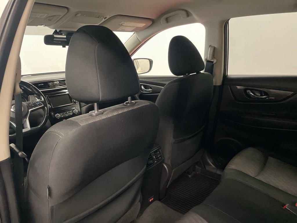 Used 2020 Nissan Rogue SV w/ Premium Package image 14