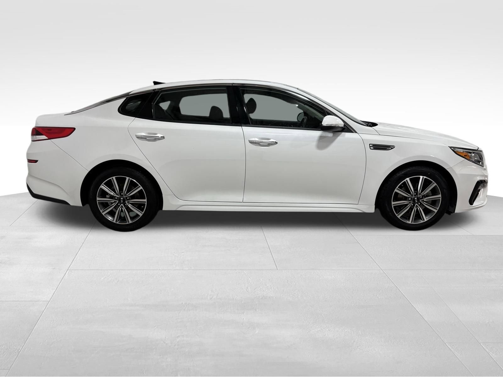 Used 2019 Kia Optima LX w/ LX Premium Package image 4