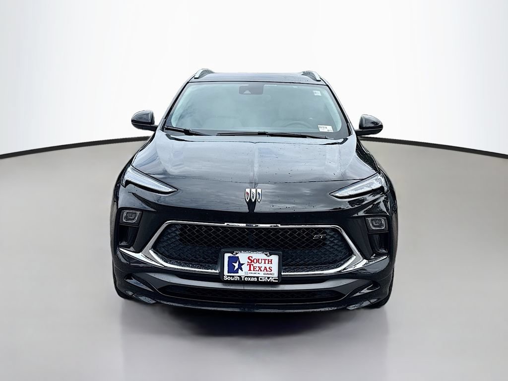 Used 2025 Buick Encore GX Sport Touring FWD image 2