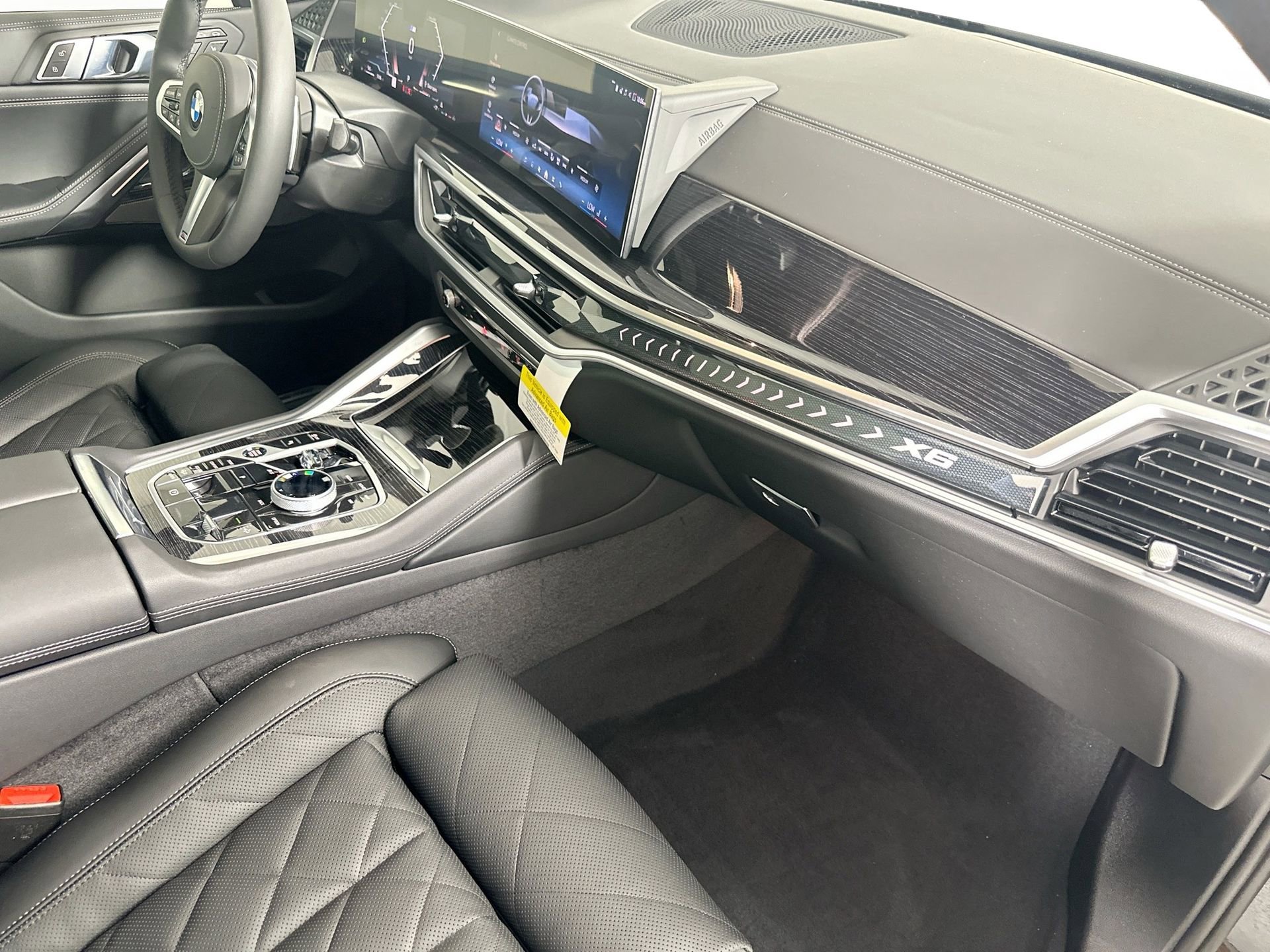 New 2026 BMW X6 xDrive40i w/ Executive Package image 30