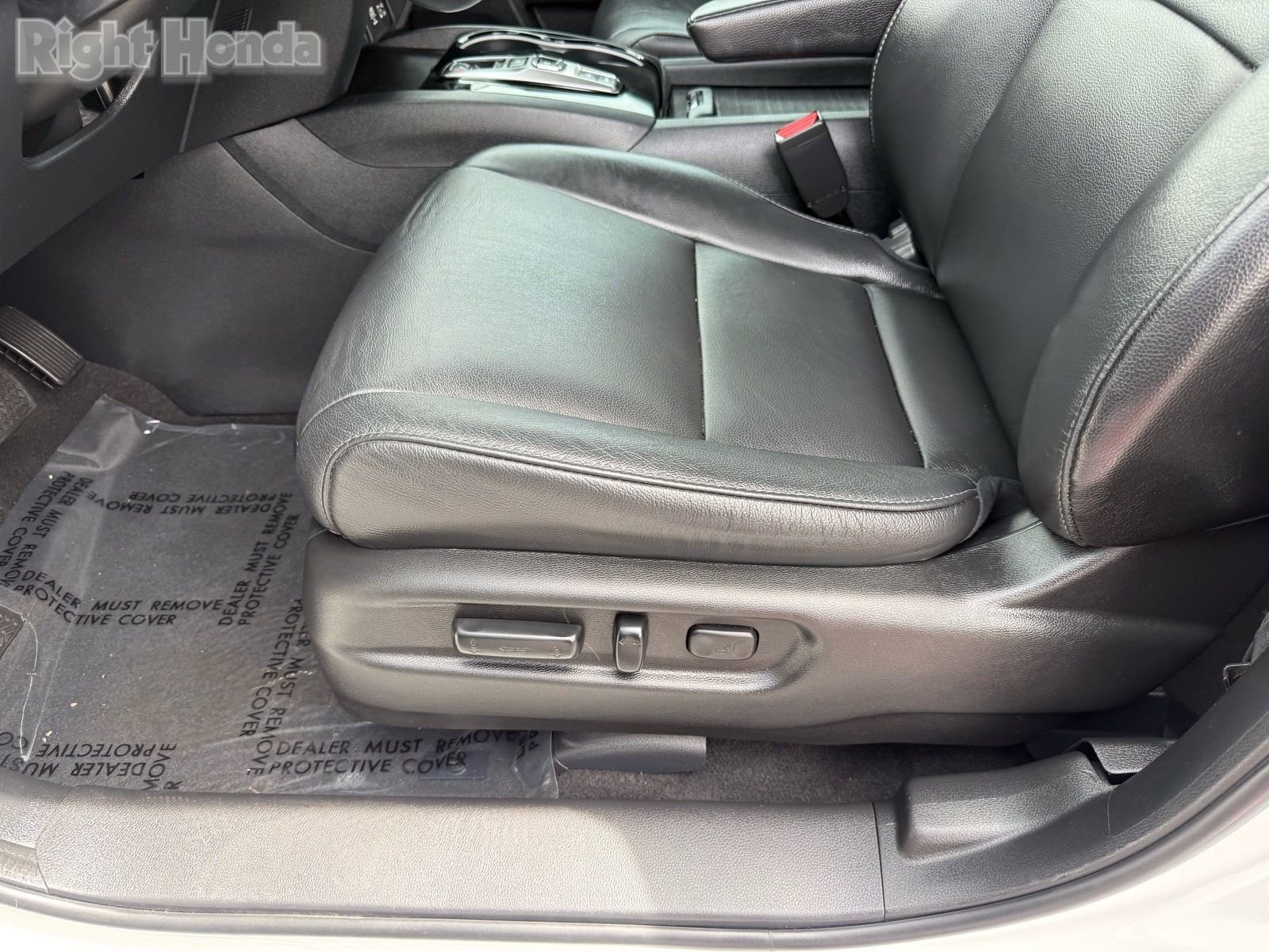 Used 2022 Honda Pilot Touring image 14