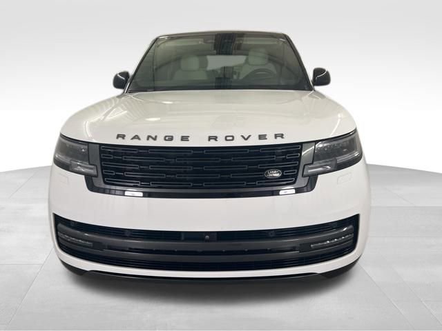 Used 2025 Land Rover Range Rover Long Wheelbase SE image 2