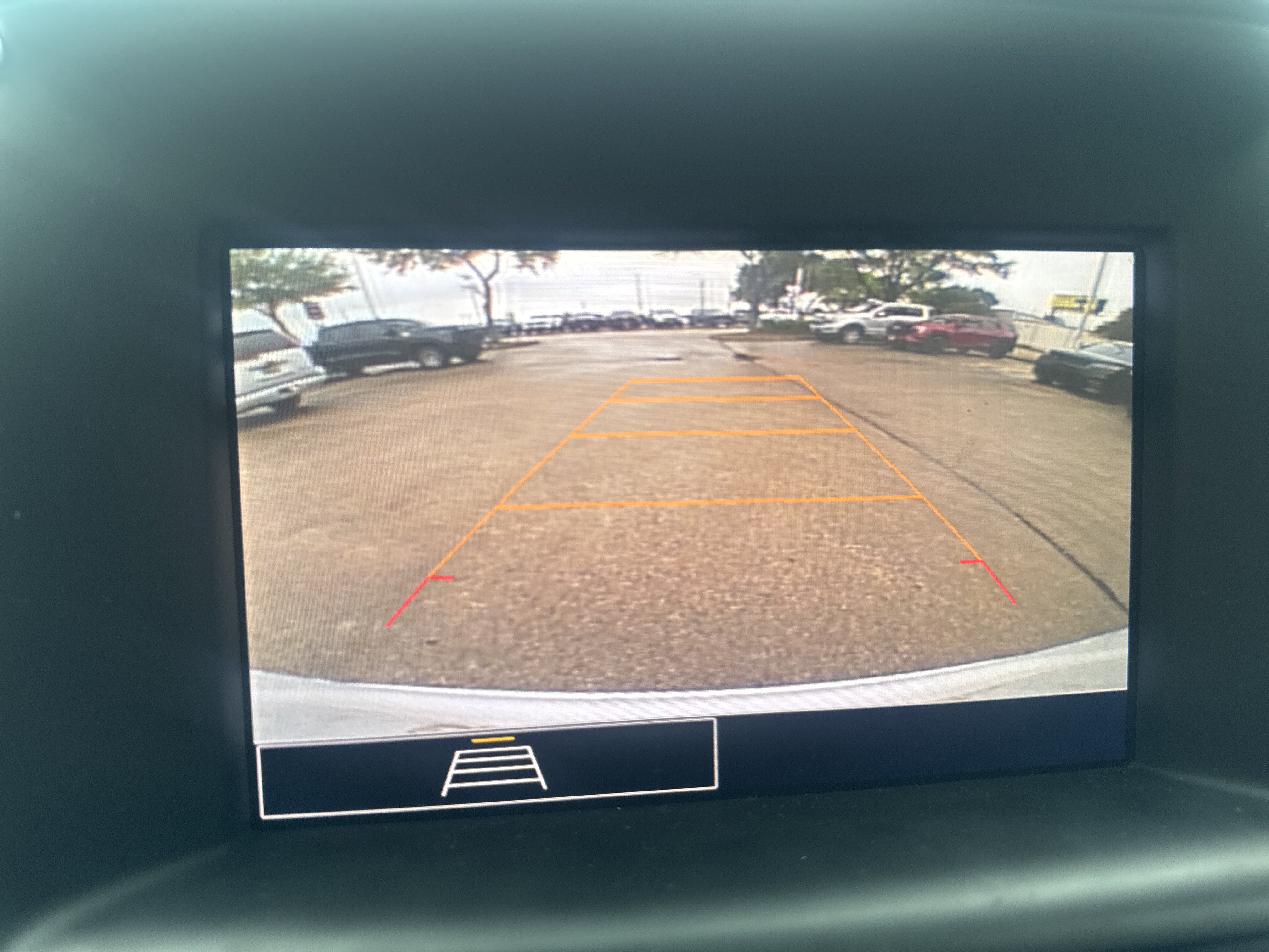 Used 2024 GMC Terrain SLE w/ Driver Convenience Package FWD image 19