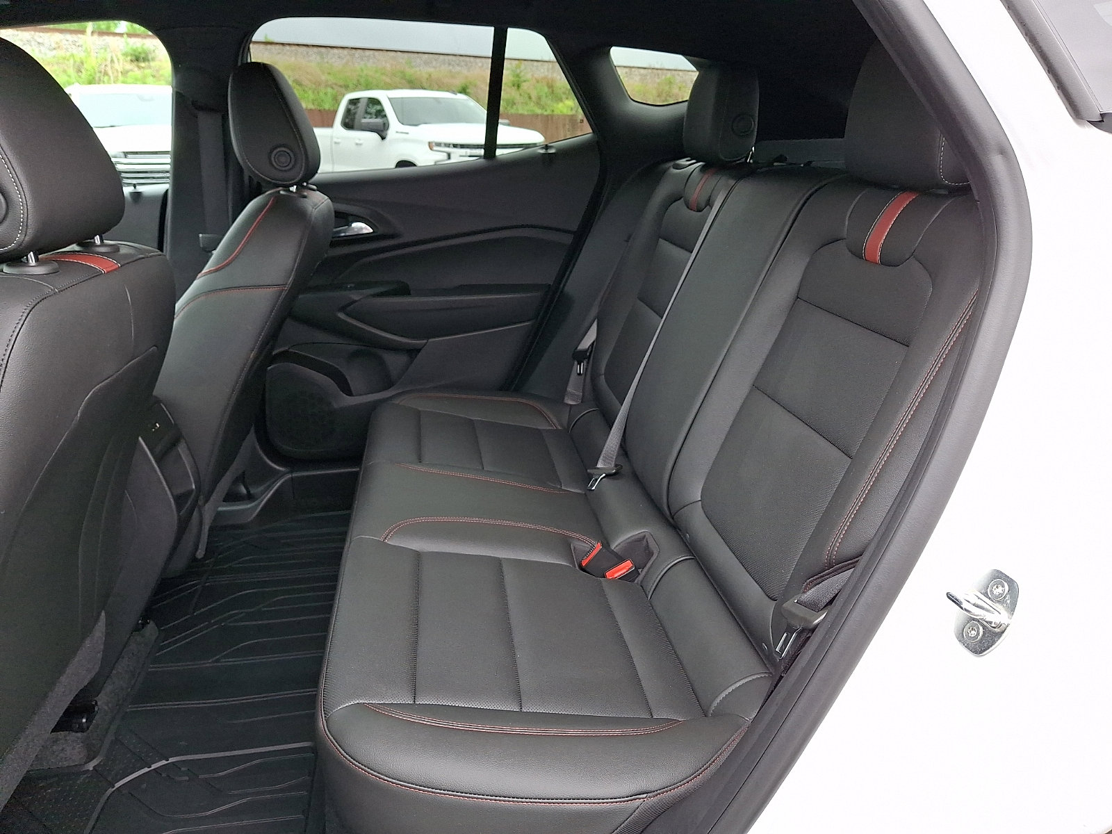 Certified 2024 Chevrolet Trax RS w/ Driver Confidence Package FWD image 10
