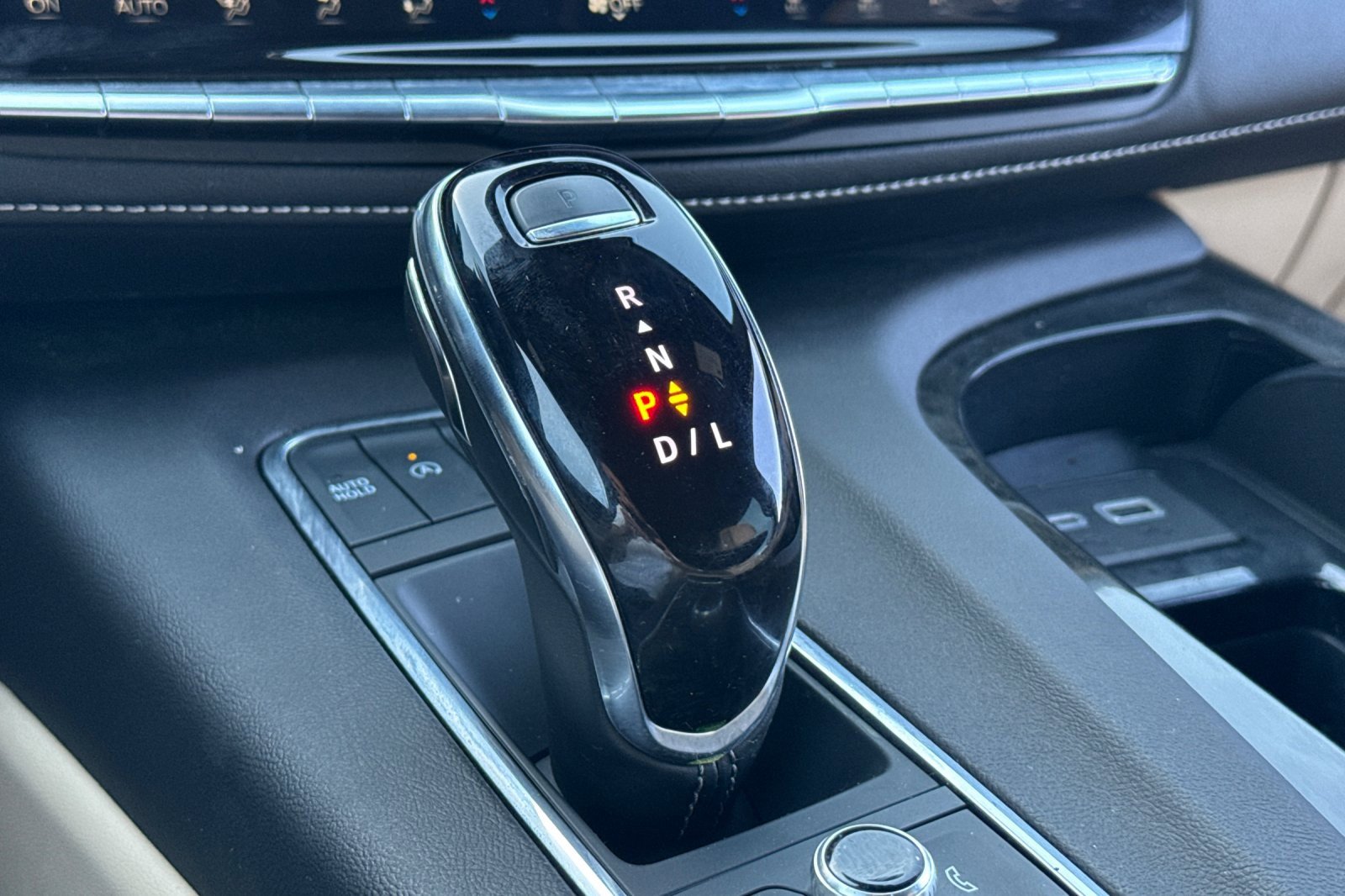 Used 2023 Cadillac Escalade ESV Premium Luxury image 30