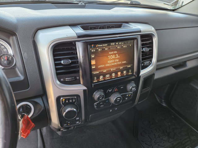 Used 2016 RAM 1500 Classic SLT w/ Luxury Group image 18