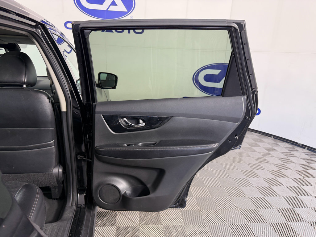 Used 2017 Nissan Rogue SL w/ SL Premium Package FWD image 14