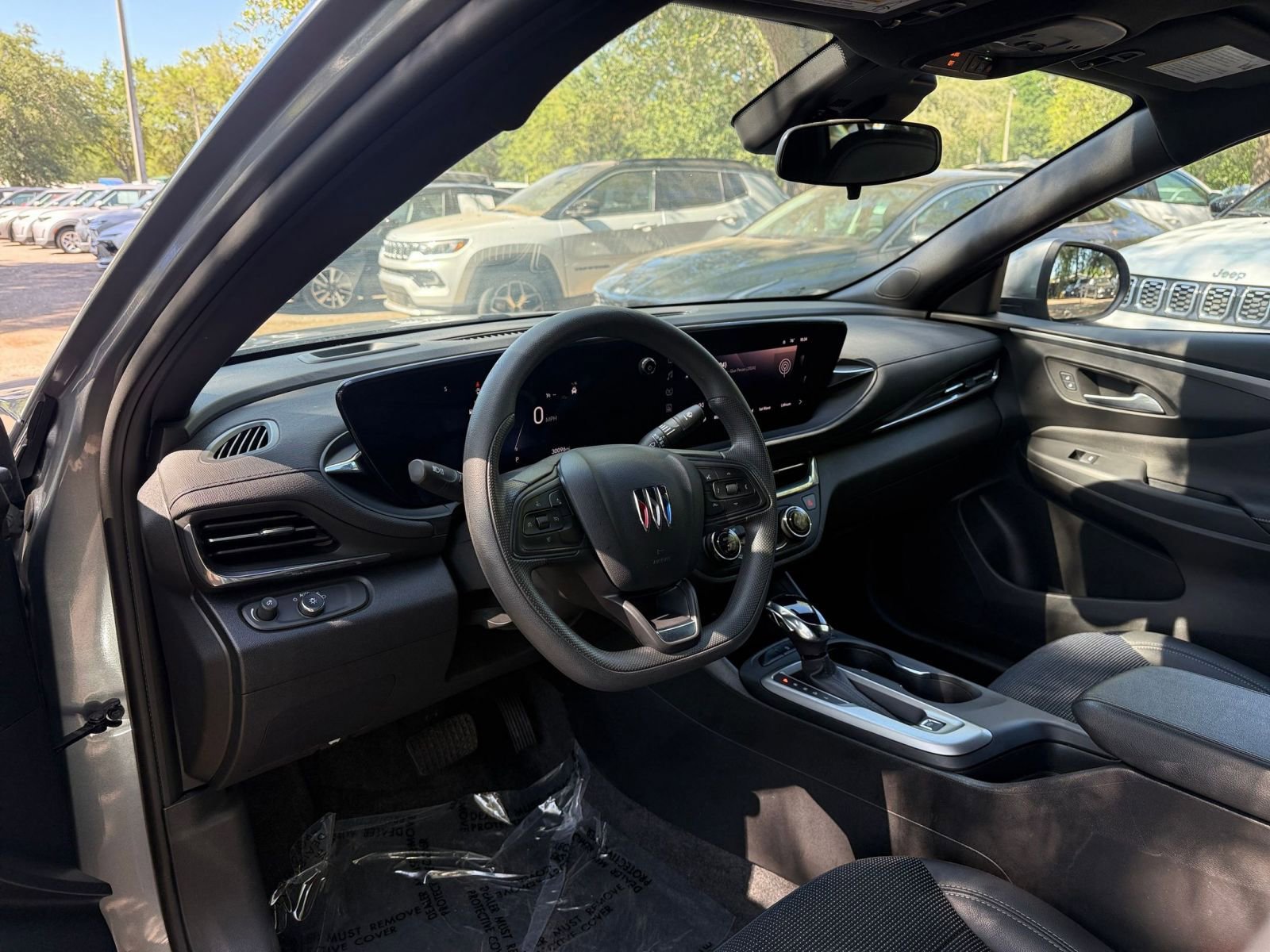 Used 2025 Buick Envista Preferred image 31