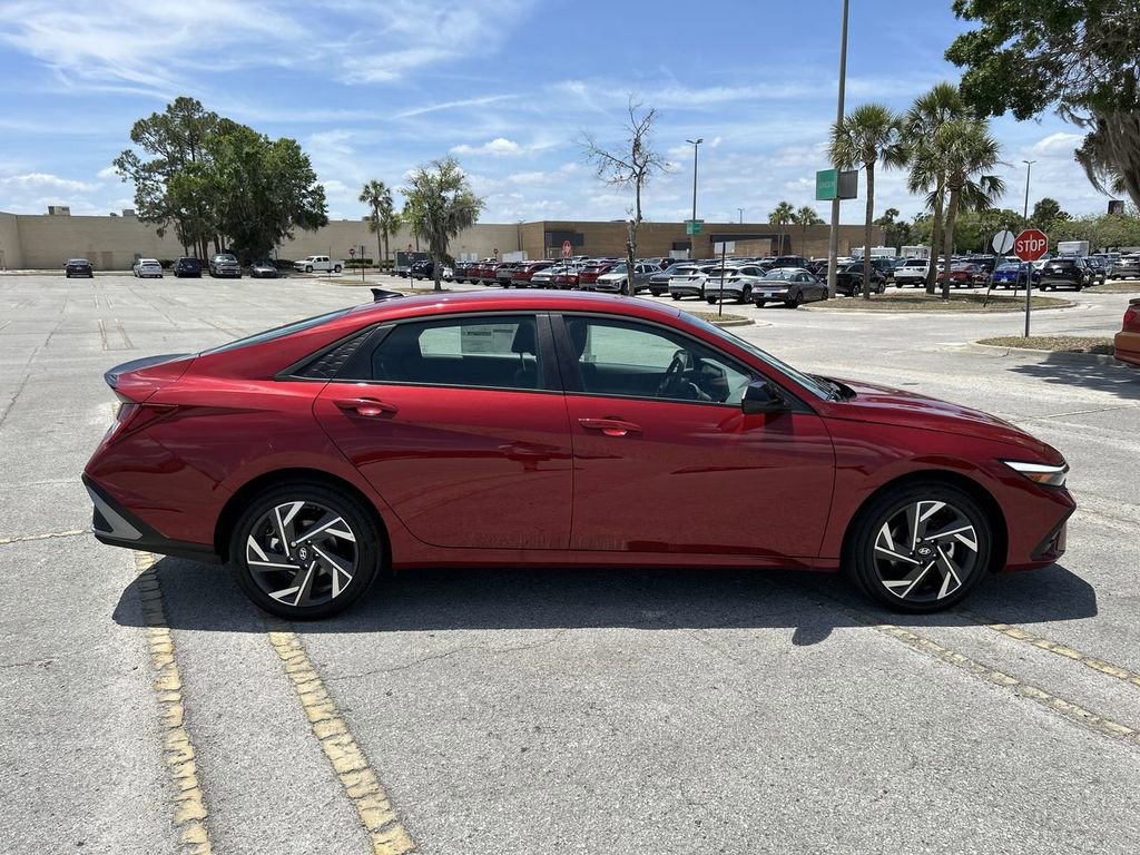 New 2025 Hyundai Elantra SEL image 9