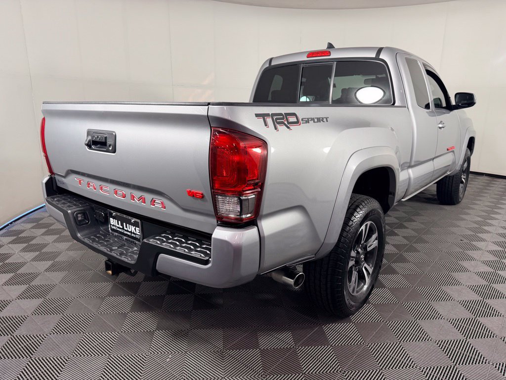 Used 2016 Toyota Tacoma TRD Sport w/ Towing Package RWD image 7