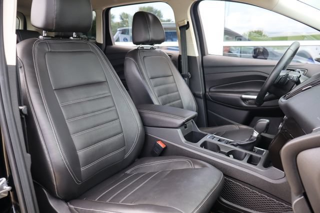 Used 2017 Ford Escape Titanium FWD image 35