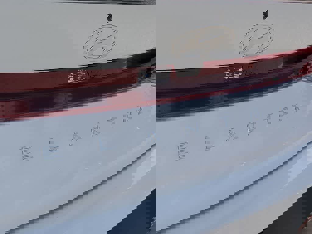 New 2026 Hyundai Elantra Sport FWD image 13