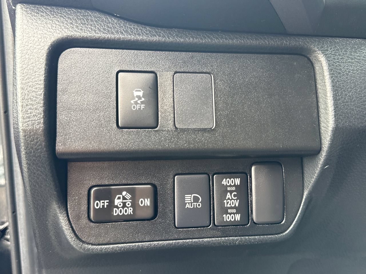 Used 2021 Toyota Tacoma TRD Sport AWD/4WD image 17