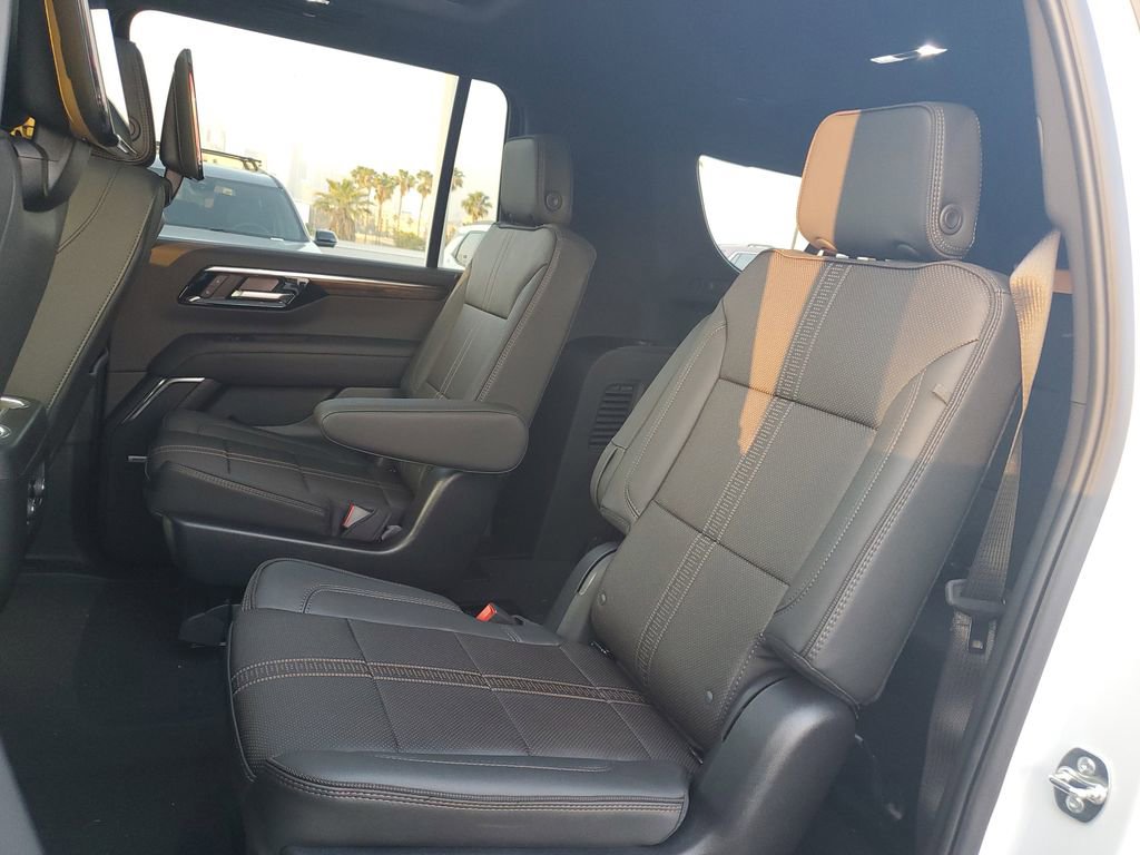 New 2026 Chevrolet Suburban High Country image 9