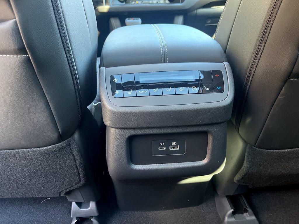 New 2025 Nissan Pathfinder SL w/ Lighting Package (N92) image 12