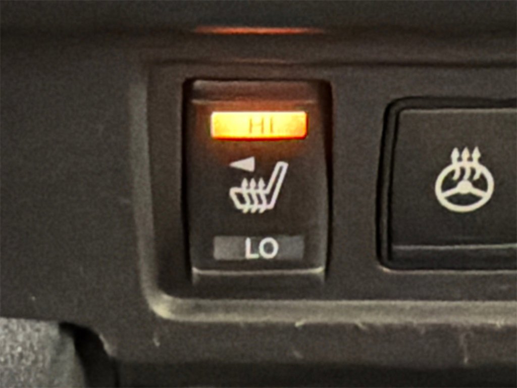 Used 2022 Nissan Frontier SV w/ SV Premium Package image 31