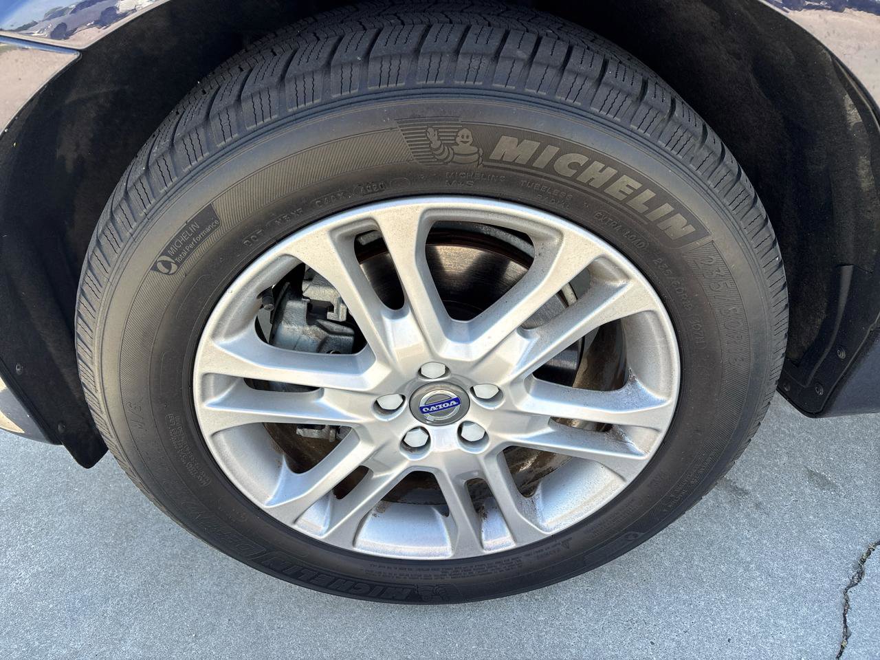 Used 2016 Volvo XC60 T5 Premier w/ Proximity Package image 11
