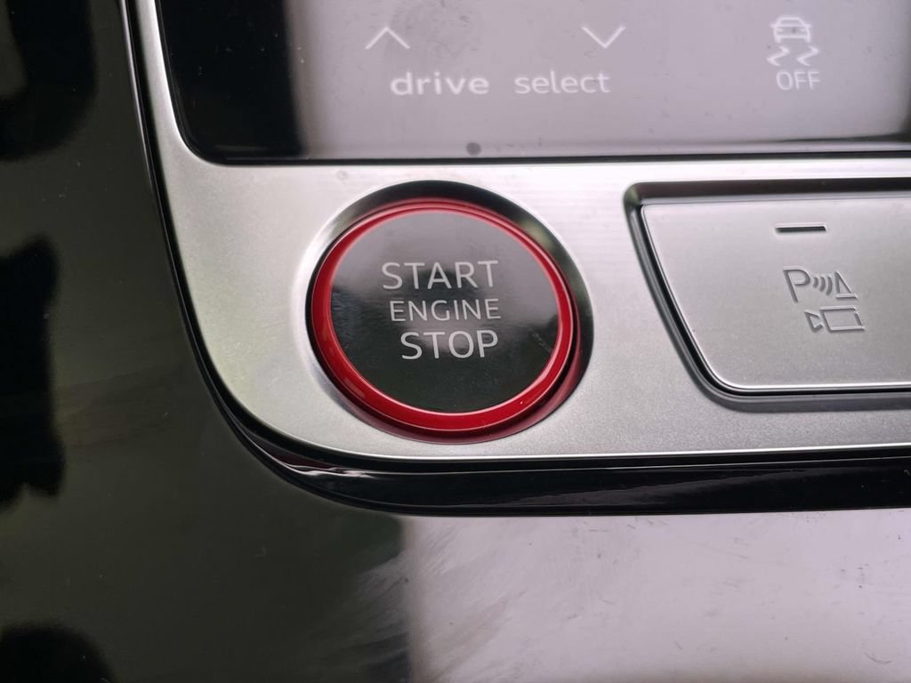 New 2026 Audi SQ8 Prestige AWD/4WD image 44