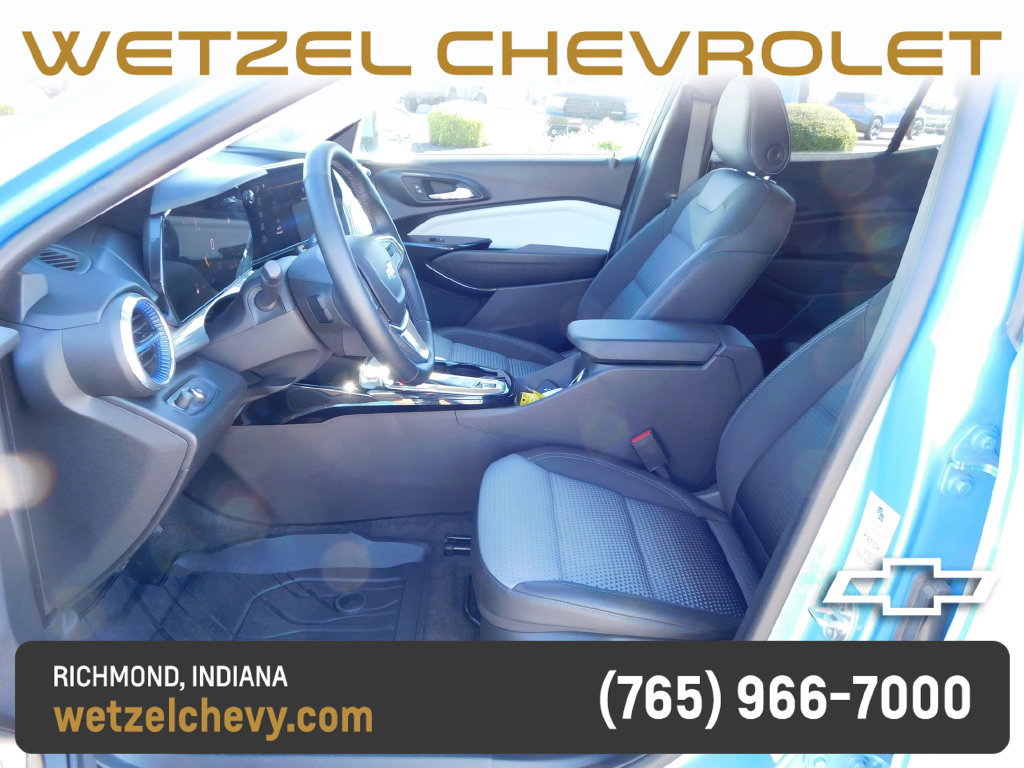 Used 2025 Chevrolet Trax LT w/ Driver Confidence Package FWD image 12
