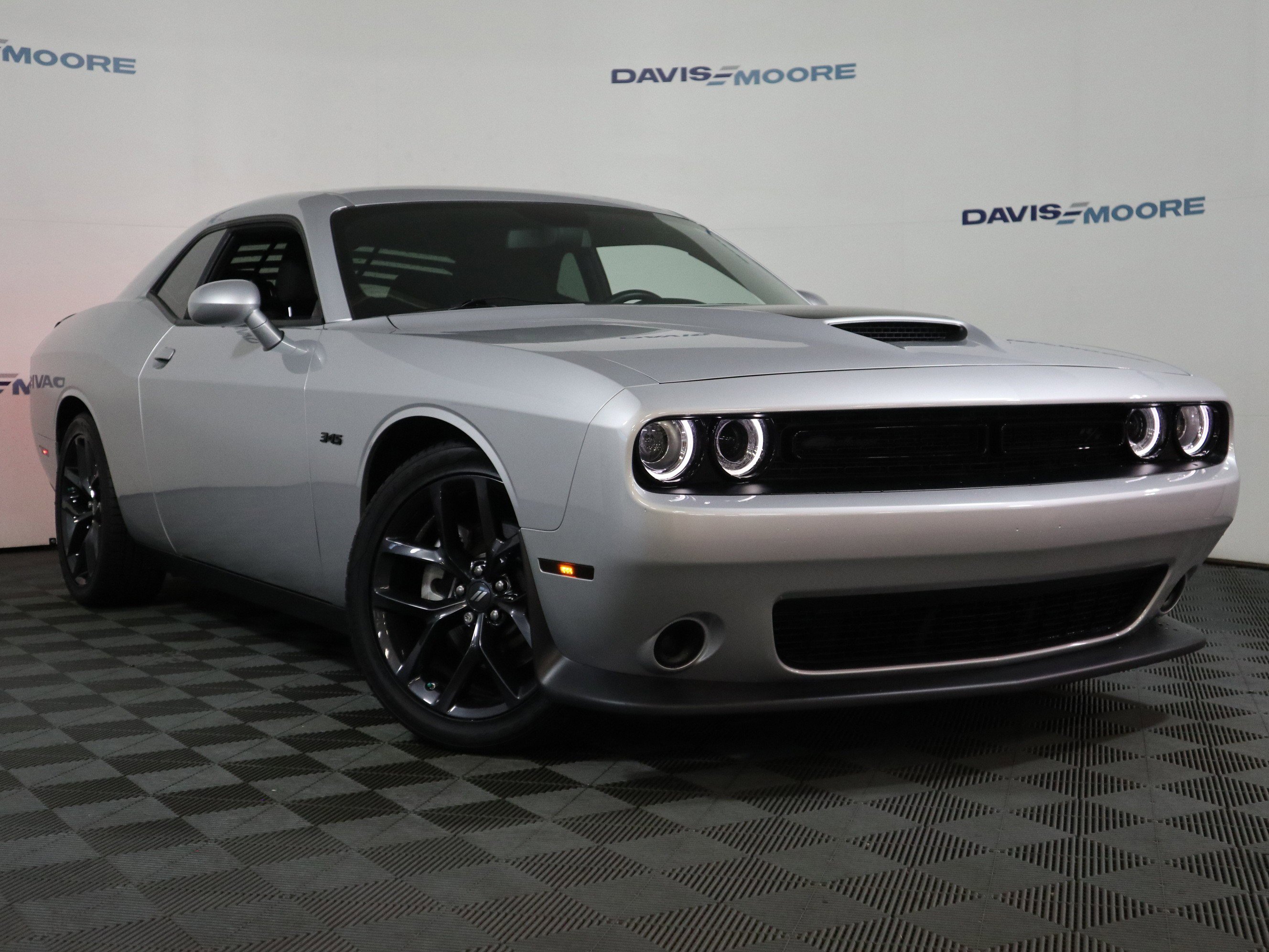 Used 2023 Dodge Challenger R/T w/ Blacktop Package image 2