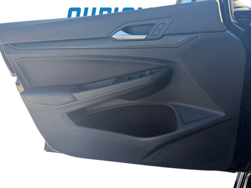 Used 2024 Volkswagen Golf R image 27