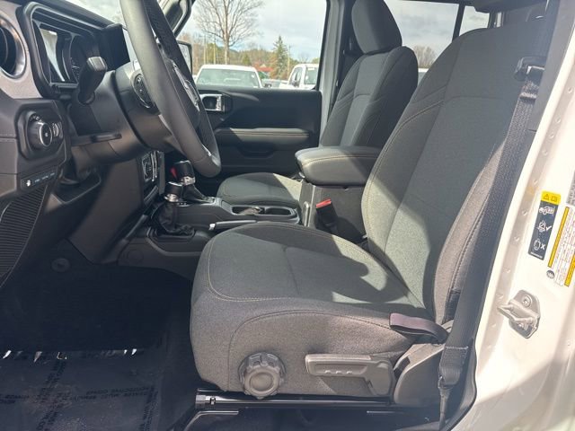 Certified 2025 Jeep Wrangler Unlimited Sahara w/ Safety Group AWD/4WD image 10