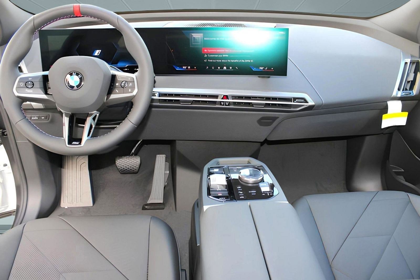 Used 2025 BMW iX M60 image 12