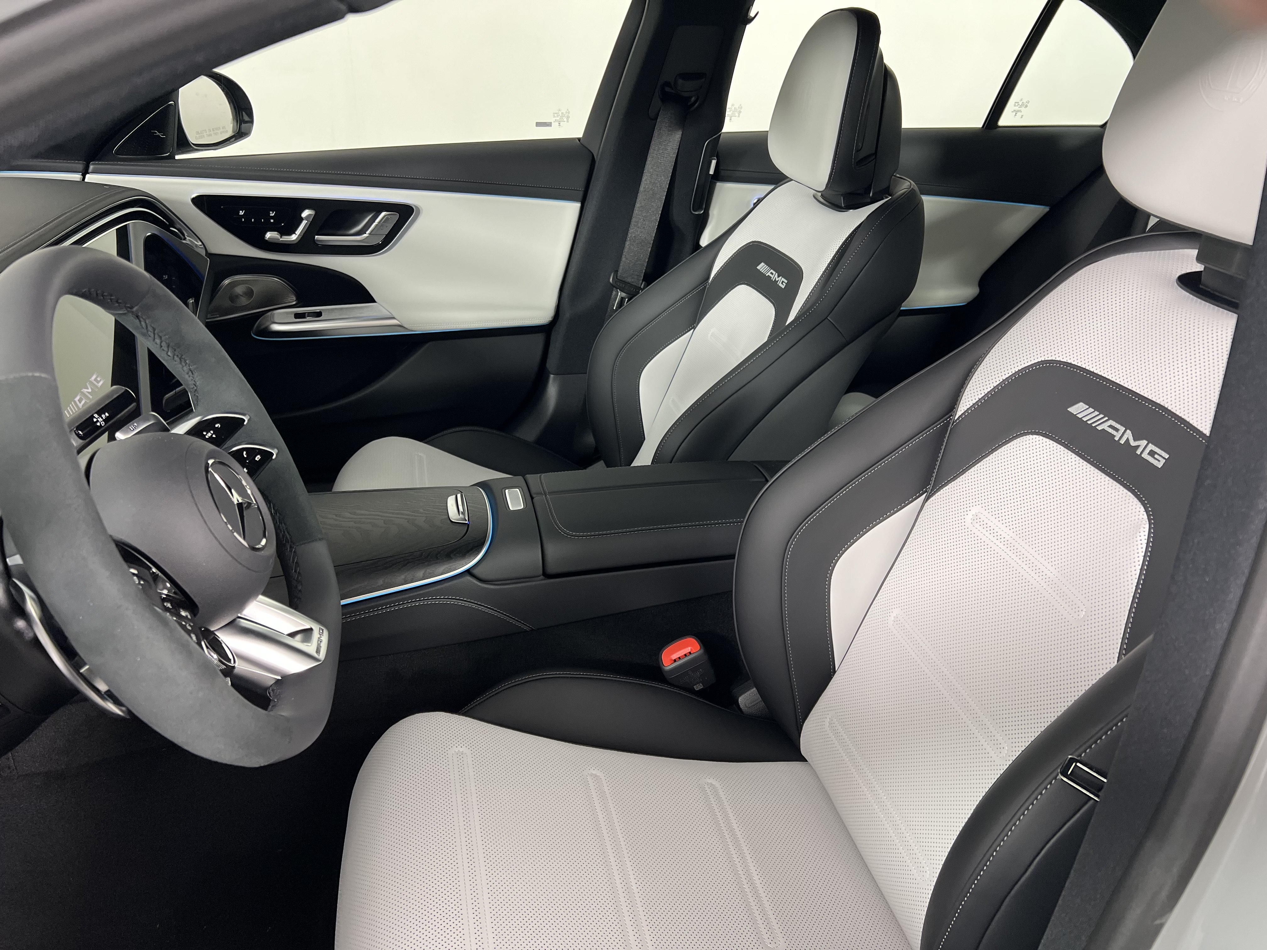 New 2026 Mercedes-Benz E 53 AMG e 4MATIC Sedan image 17