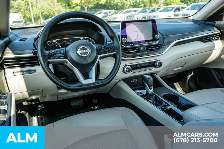 Used 2025 Nissan Altima 2.5 SV FWD image 26