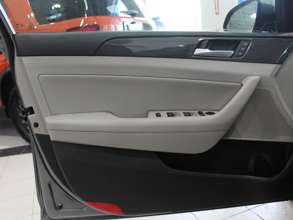 Used 2019 Hyundai Sonata Limited image 15